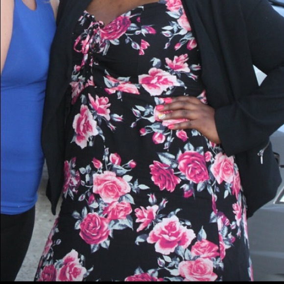 Beautiful Charlotte Russe Floral Pink & black dress - Picture 8 of 10